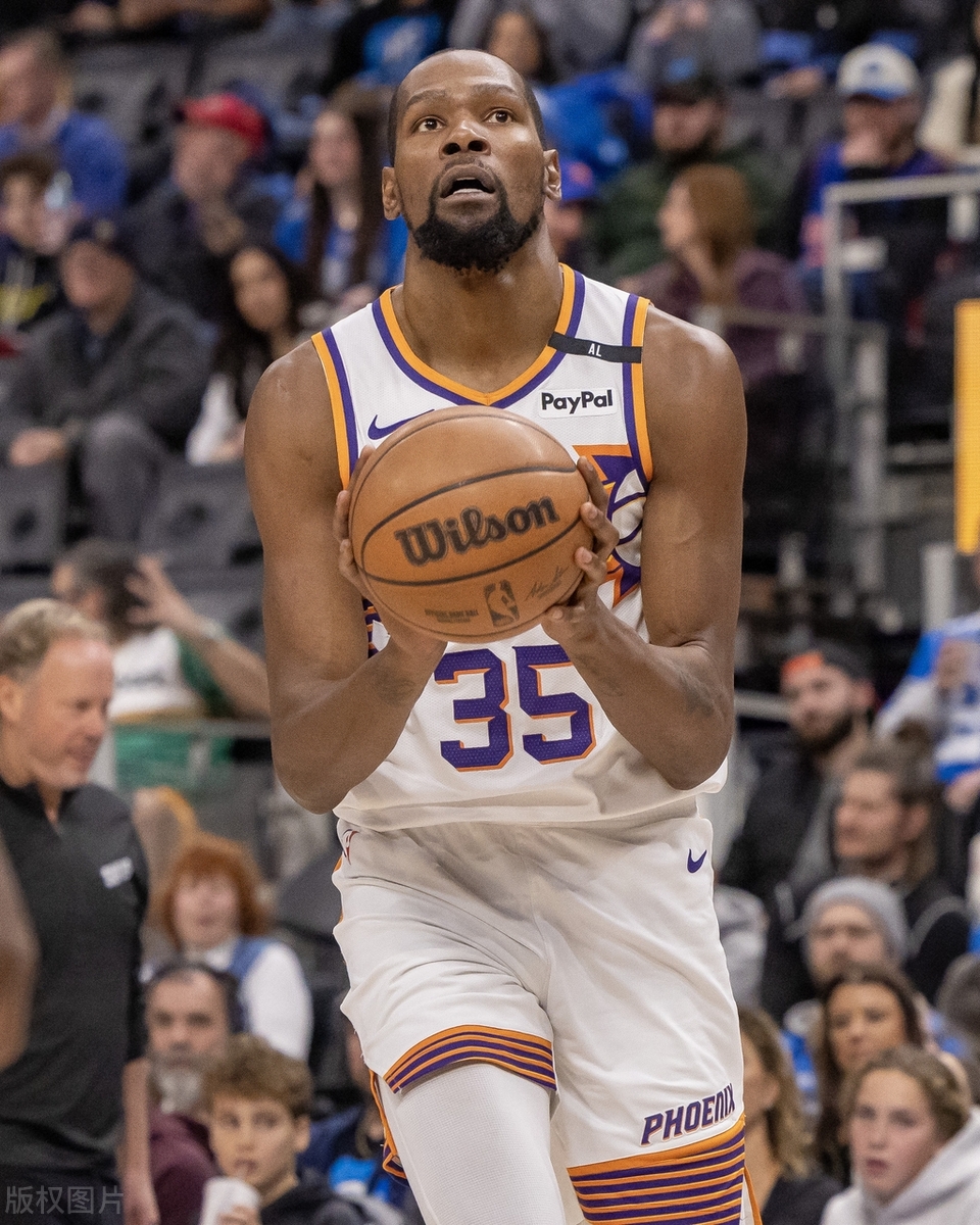 ayx games-杜兰特在西班牙队比赛中表现优异,比赛局势复杂引发热议!再创辉煌时刻-ayx games