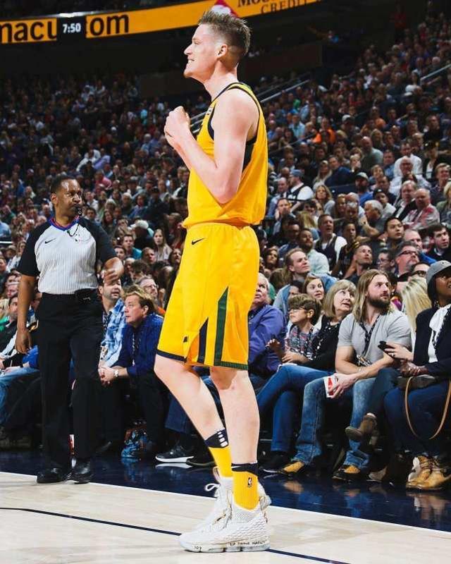 爱游戏登录入口-风云突变犹他爵士加时末段再遭质疑，欧联版图或变，管理层满意，更衣室氛围转暖-爱游戏登录入口